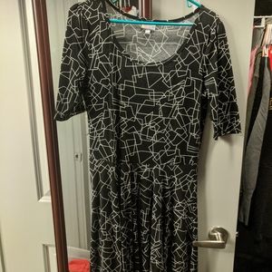 LuLaRoe Nicole black white geometric dress L